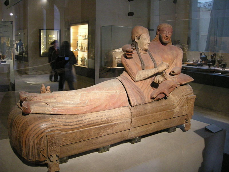 800px-Louvre,_sarcofago_degli_sposi_00