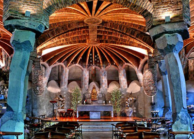 Cripta construida por Gaudí en la Colonia Güell