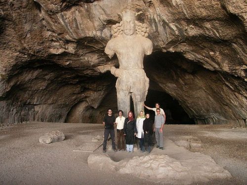 the_colossal_statue_of_shapur_i