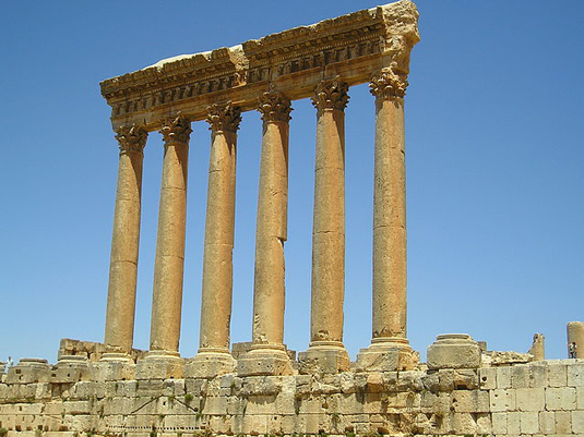 Los restos del templo de Júpiter en Baalbek | La guía de Historia del Arte